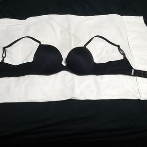 Black pushup bra